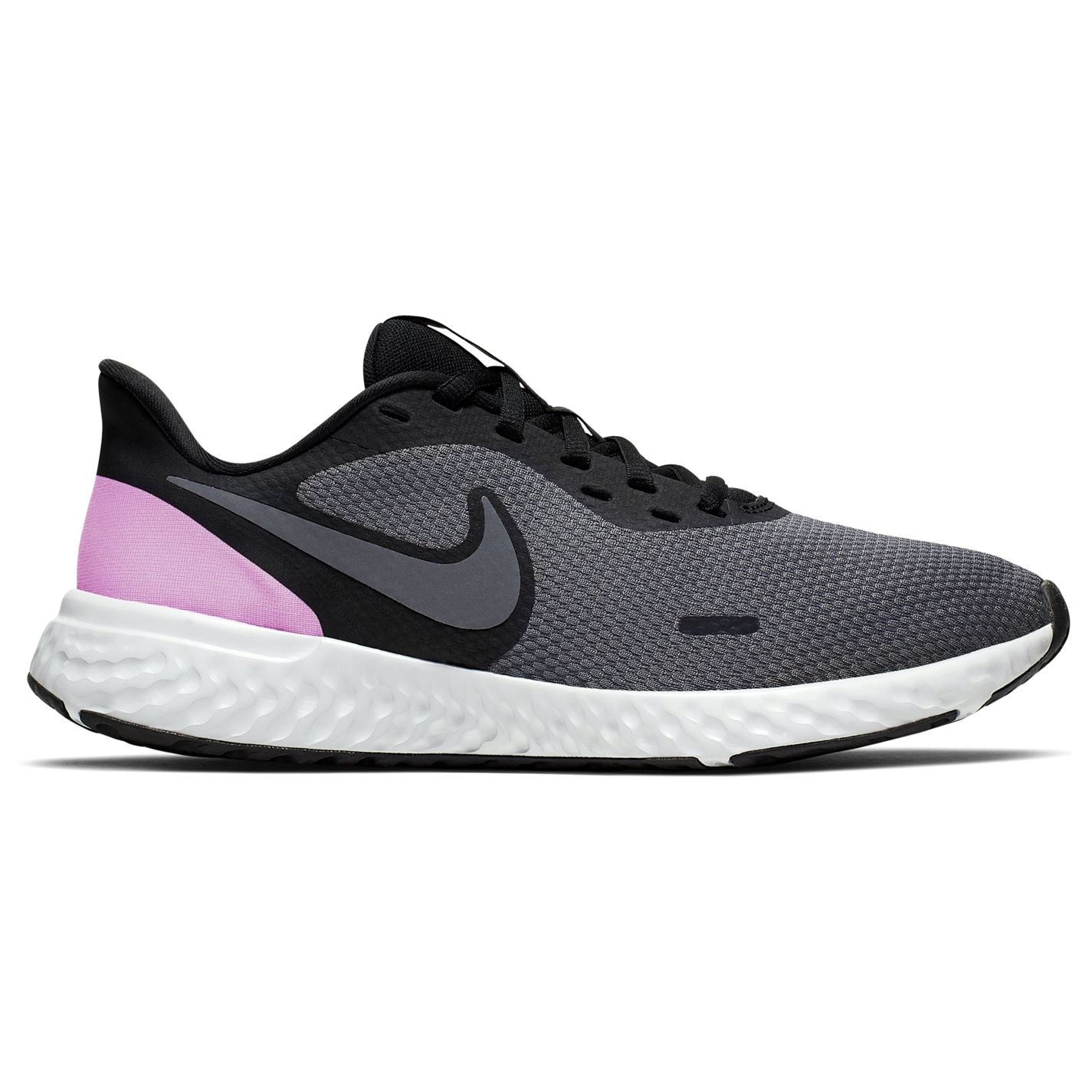 nike revolution trainers